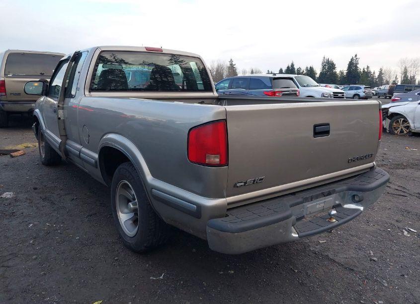 Photo 3 of 1998 Chevrolet S-10 LS FLEETSIDE CMI (VIN 1GCCS1944W8149797)