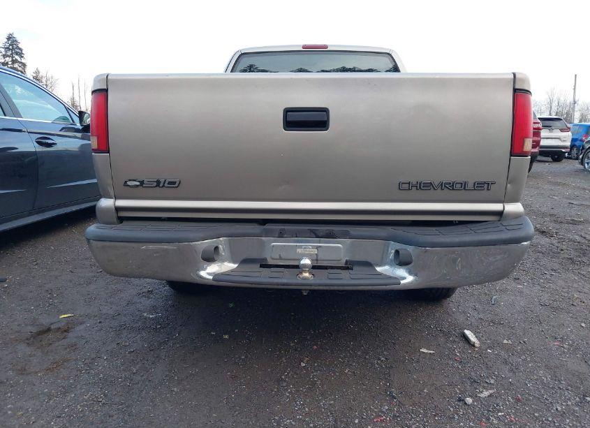 Photo 6 of 1998 Chevrolet S-10 LS FLEETSIDE CMI (VIN 1GCCS1944W8149797)