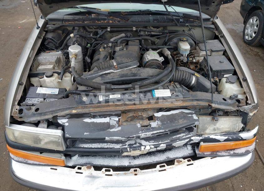 Photo 10 of 1998 Chevrolet S-10 LS FLEETSIDE (VIN 1GCCS1944WK213467)