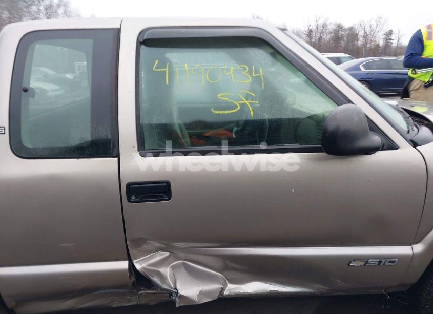 Photo 13 of 1998 Chevrolet S-10 LS FLEETSIDE (VIN 1GCCS1944WK213467)