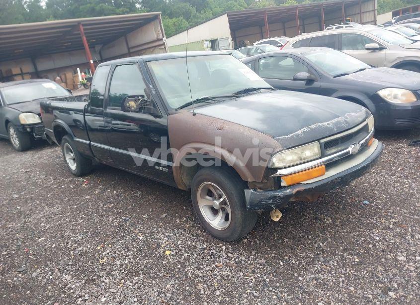 1998 Chevrolet S-10 LS FLEETSIDE (VIN 1GCCS1944WK227871) main photo