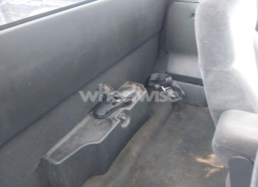 Photo 8 of 1998 Chevrolet S-10 LS FLEETSIDE (VIN 1GCCS1944WK227871)