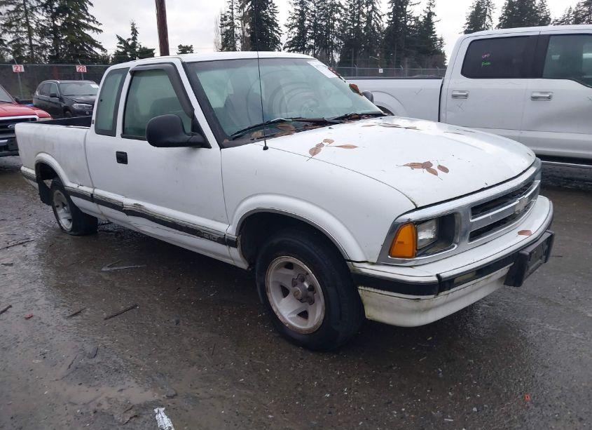 1997 Chevrolet S-10 LS SPORTSIDE (VIN 1GCCS1945V8181639) main photo