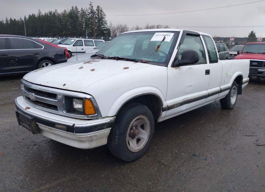 Photo 2 of 1997 Chevrolet S-10 LS SPORTSIDE (VIN 1GCCS1945V8181639)