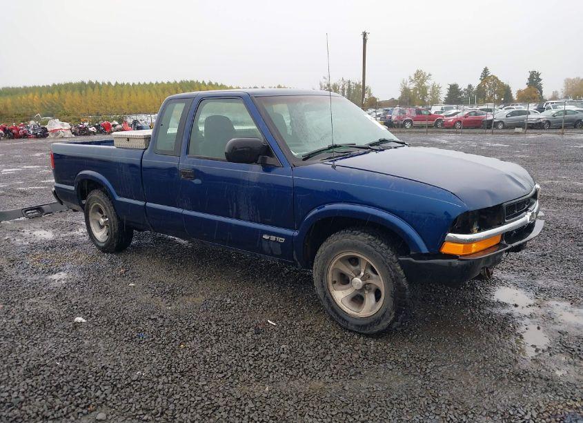 2000 Chevrolet S-10 (VIN 1GCCS1945YK141164) main photo