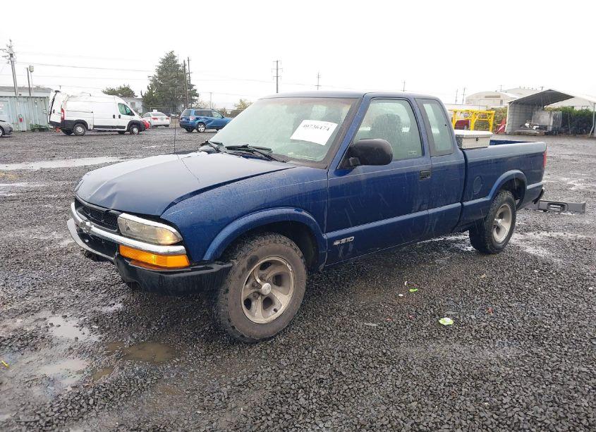 Photo 2 of 2000 Chevrolet S-10 (VIN 1GCCS1945YK141164)