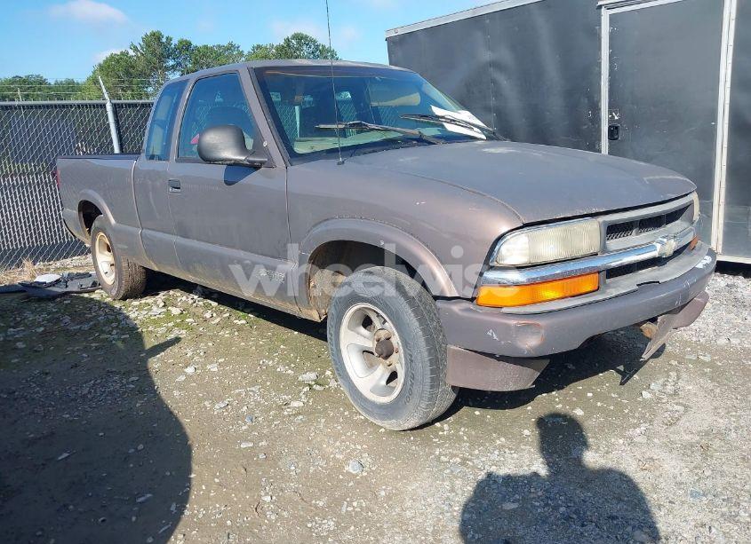 1998 Chevrolet S-10 LS FLEETSIDE (VIN 1GCCS1946WK132194) main photo