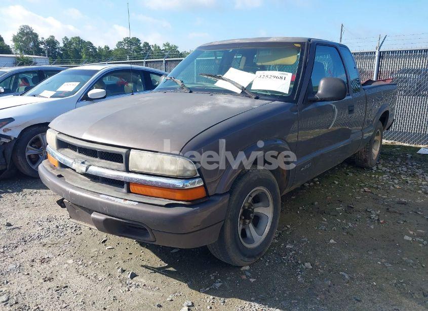 Photo 2 of 1998 Chevrolet S-10 LS FLEETSIDE (VIN 1GCCS1946WK132194)