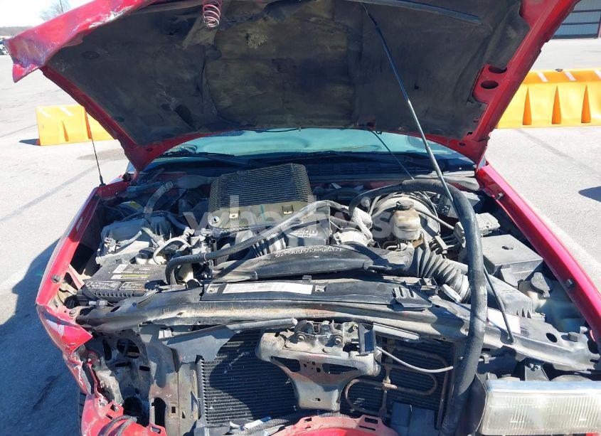 Photo 10 of 2000 Chevrolet S-10 LS (VIN 1GCCS1947Y8109605)