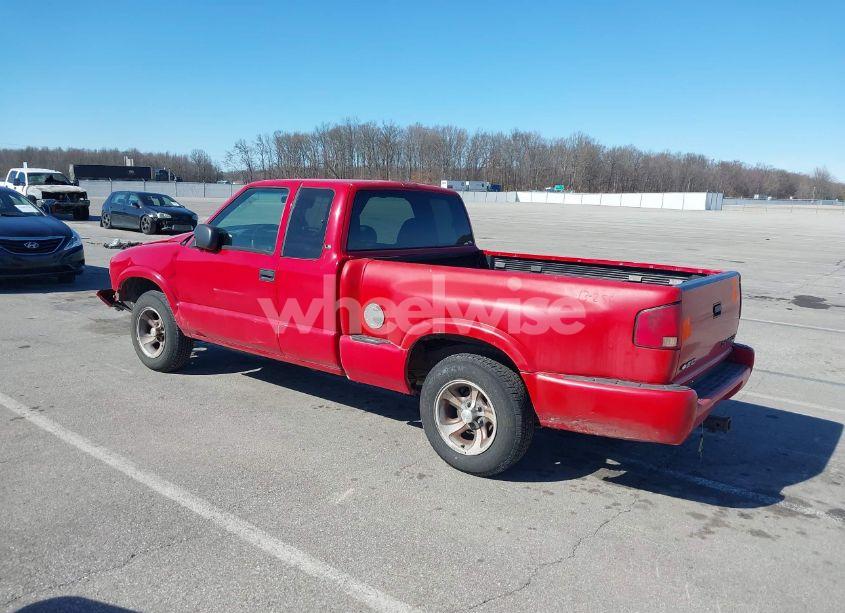 Photo 3 of 2000 Chevrolet S-10 LS (VIN 1GCCS1947Y8109605)