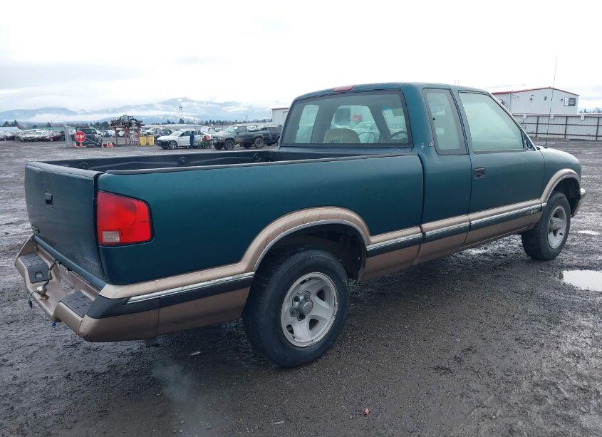 Photo 4 of 1996 Chevrolet S TRUCK S10 (VIN 1GCCS1948T8110819)