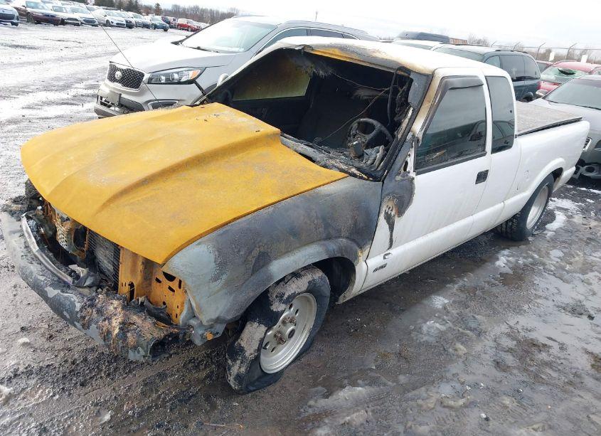 Photo 2 of 1995 Chevrolet S TRUCK S10 (VIN 1GCCS1949S8260291)