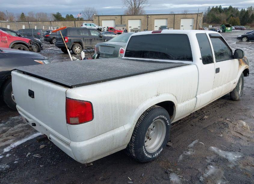 Photo 4 of 1995 Chevrolet S TRUCK S10 (VIN 1GCCS1949S8260291)