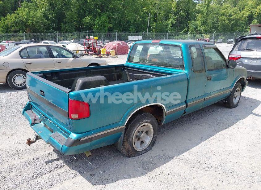 Photo 4 of 1995 Chevrolet S TRUCK S10 (VIN 1GCCS1949SK180749)