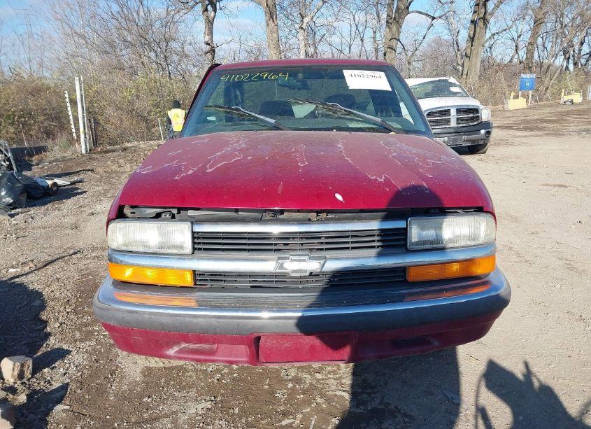 Photo 12 of 1998 Chevrolet S-10 LS FLEETSIDE (VIN 1GCCS1949W8186280)
