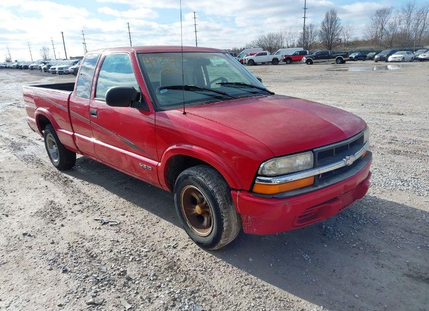 2000 Chevrolet S-10 LS (VIN 1GCCS1949Y8104874) main photo
