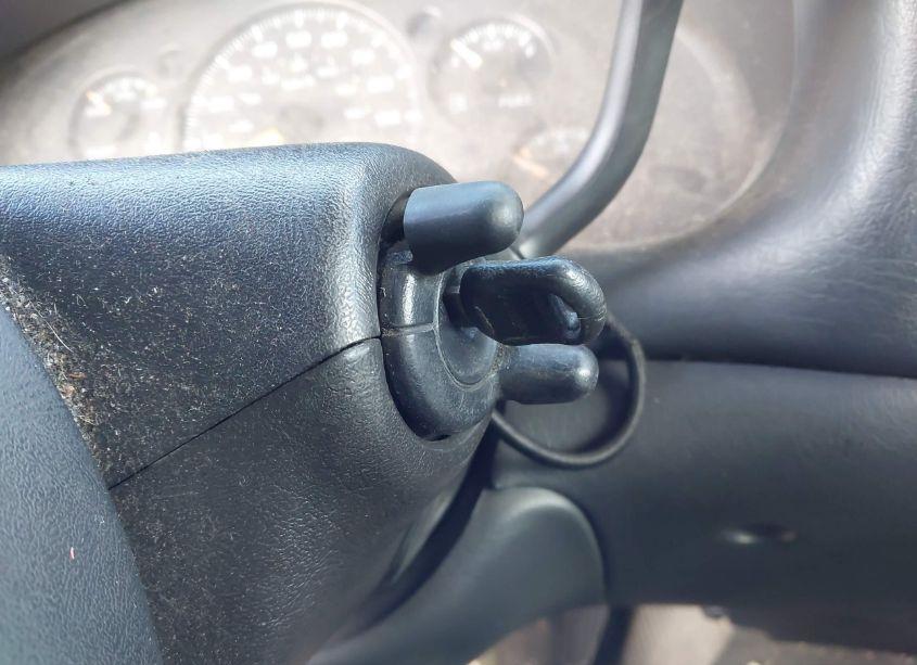 Photo 11 of 2000 Chevrolet S-10 LS (VIN 1GCCS1949Y8104874)