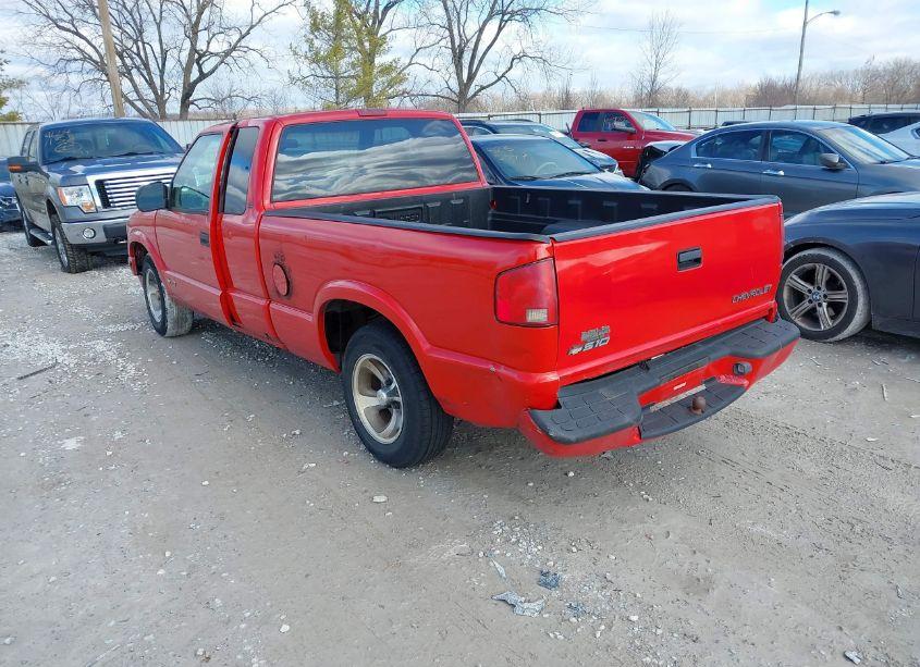 Photo 3 of 2000 Chevrolet S-10 LS (VIN 1GCCS1949Y8104874)