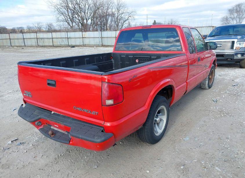 Photo 4 of 2000 Chevrolet S-10 LS (VIN 1GCCS1949Y8104874)
