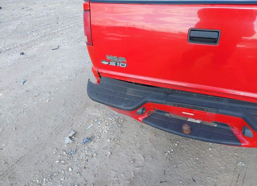 Photo 6 of 2000 Chevrolet S-10 LS (VIN 1GCCS1949Y8104874)