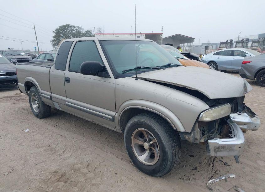 2000 Chevrolet S-10 LS (VIN 1GCCS1949Y8176996) main photo
