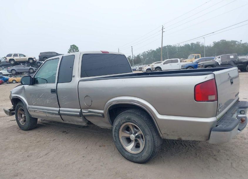 Photo 14 of 2000 Chevrolet S-10 LS (VIN 1GCCS1949Y8176996)