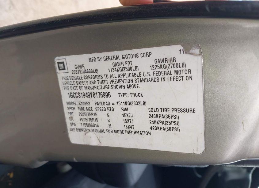 Photo 9 of 2000 Chevrolet S-10 LS (VIN 1GCCS1949Y8176996)