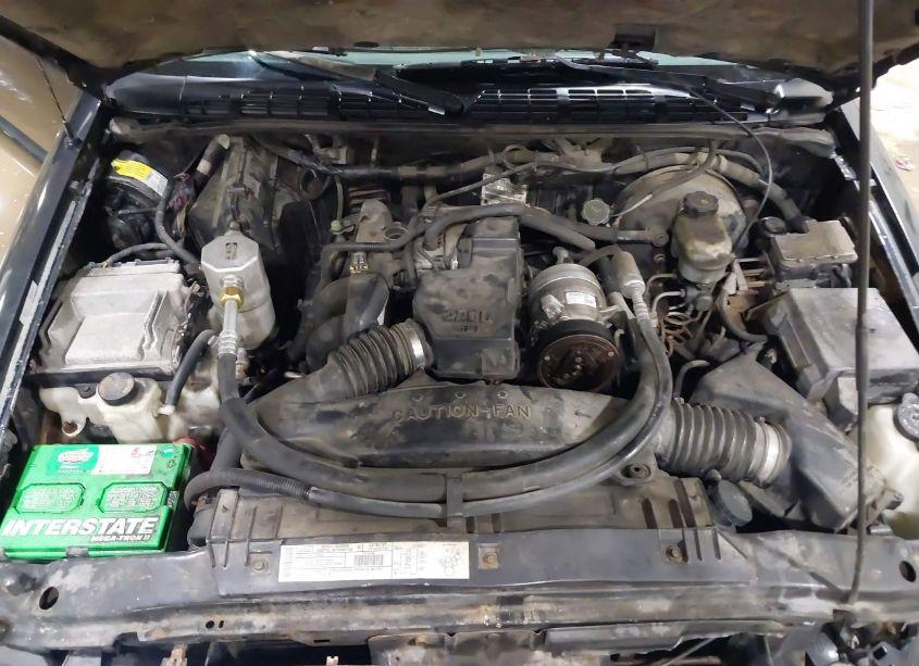 Photo 10 of 2000 Chevrolet S-10 LS (VIN 1GCCS194XY8175842)