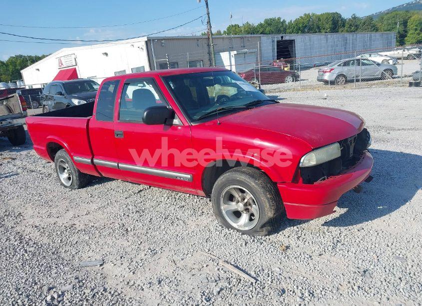 2001 Chevrolet S-10 LS (VIN 1GCCS195118235344) main photo