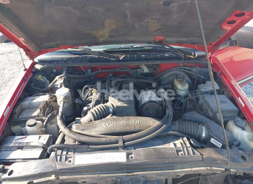 Photo 10 of 2001 Chevrolet S-10 LS (VIN 1GCCS195118235344)