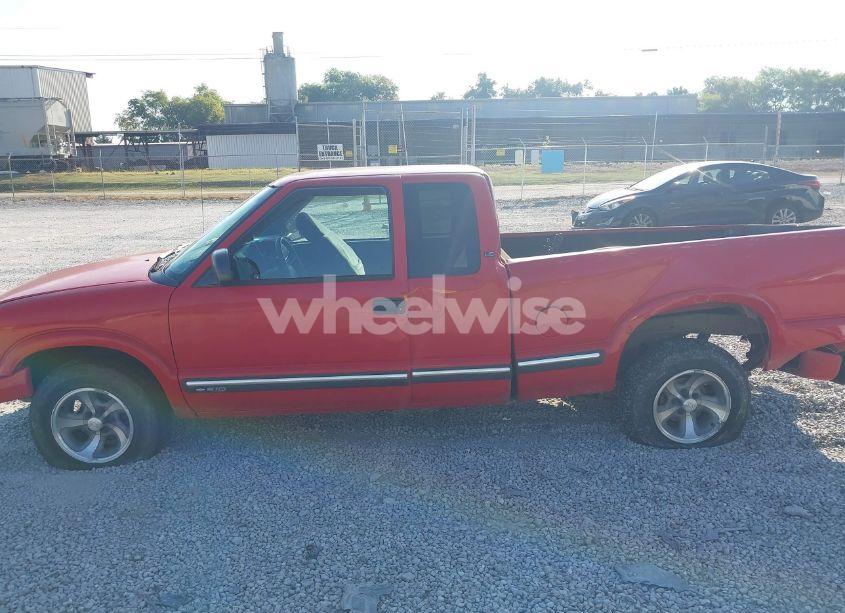 Photo 14 of 2001 Chevrolet S-10 LS (VIN 1GCCS195118235344)