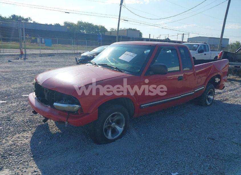 Photo 2 of 2001 Chevrolet S-10 LS (VIN 1GCCS195118235344)