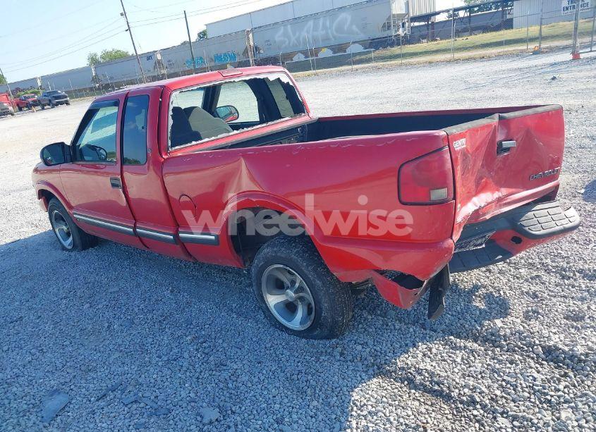 Photo 3 of 2001 Chevrolet S-10 LS (VIN 1GCCS195118235344)