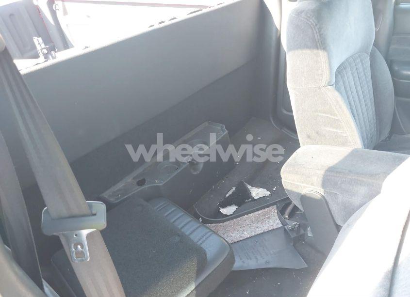 Photo 8 of 2001 Chevrolet S-10 LS (VIN 1GCCS195118235344)