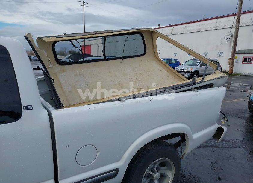 Photo 6 of 2001 Chevrolet S-10 LS (VIN 1GCCS19511K146361)