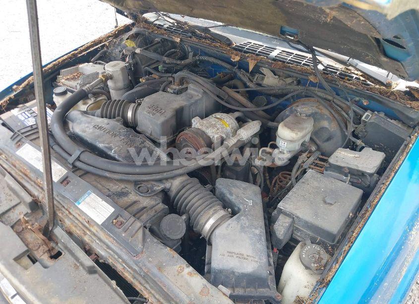 Photo 10 of 2001 Chevrolet S-10 LS (VIN 1GCCS19511K147364)