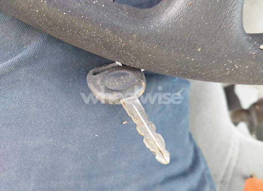 Photo 11 of 2001 Chevrolet S-10 LS (VIN 1GCCS19511K147364)