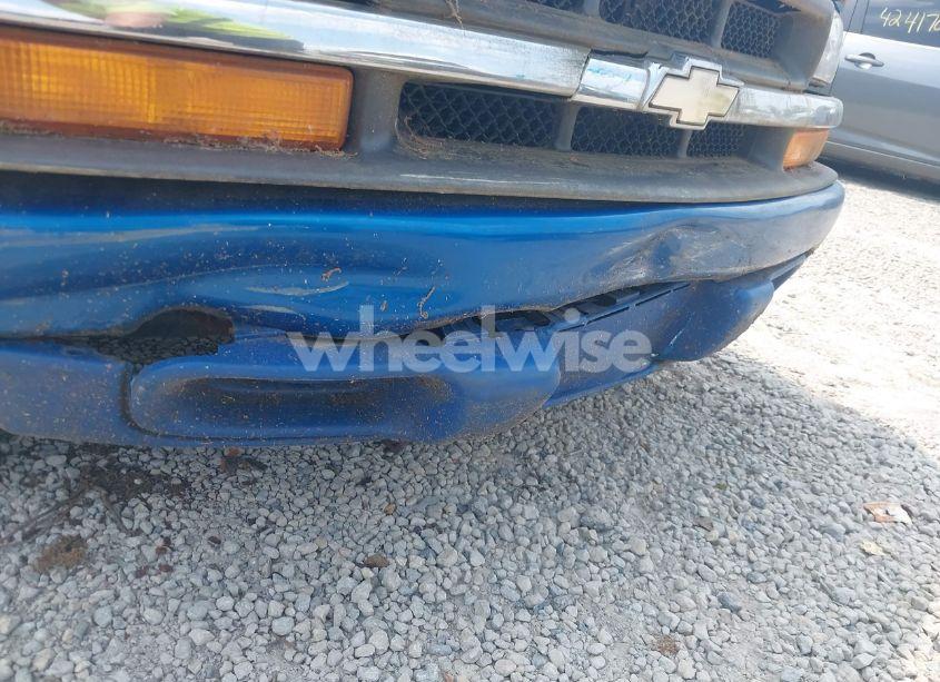 Photo 12 of 2001 Chevrolet S-10 LS (VIN 1GCCS19511K147364)