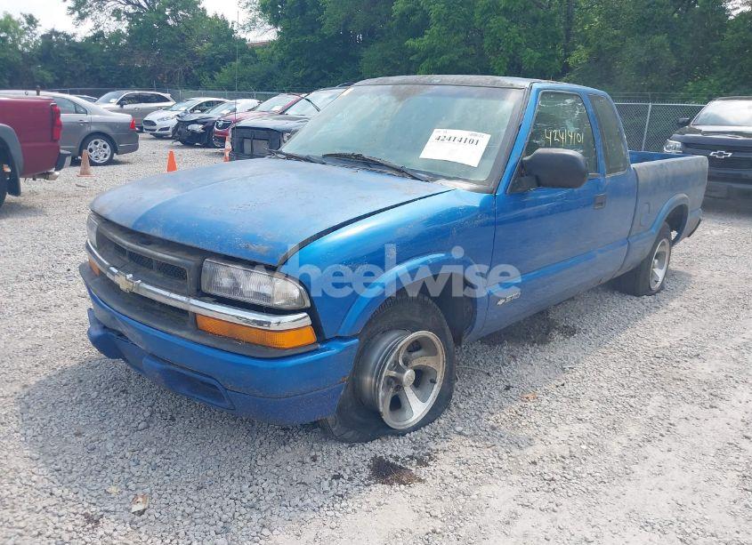 Photo 2 of 2001 Chevrolet S-10 LS (VIN 1GCCS19511K147364)
