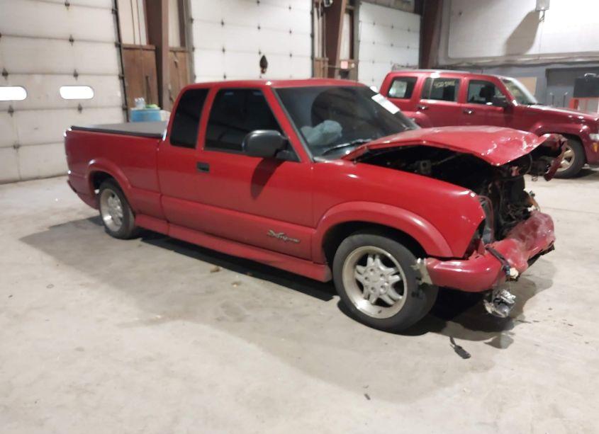 2000 Chevrolet S-10 LS (VIN 1GCCS1951Y8217095) main photo