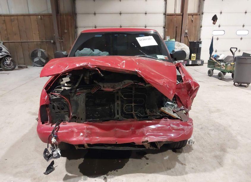 Photo 12 of 2000 Chevrolet S-10 LS (VIN 1GCCS1951Y8217095)