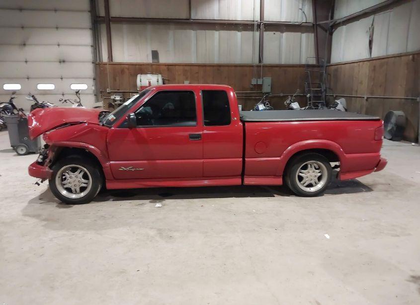 Photo 14 of 2000 Chevrolet S-10 LS (VIN 1GCCS1951Y8217095)