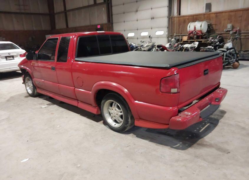 Photo 3 of 2000 Chevrolet S-10 LS (VIN 1GCCS1951Y8217095)