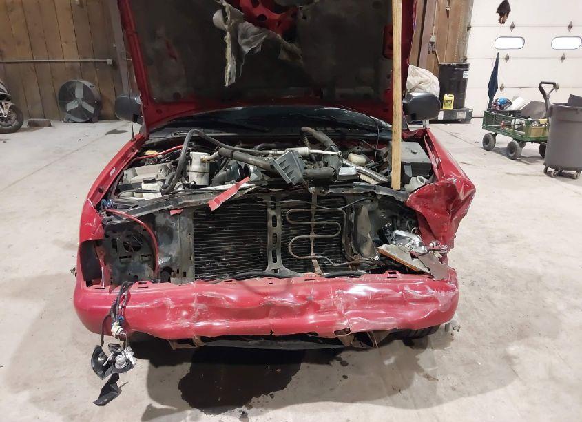 Photo 6 of 2000 Chevrolet S-10 LS (VIN 1GCCS1951Y8217095)