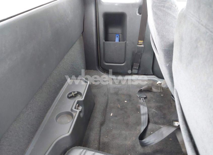 Photo 8 of 2000 Chevrolet S-10 LS (VIN 1GCCS1951Y8297501)