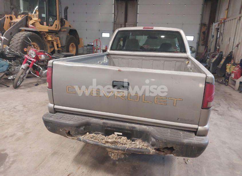 Photo 16 of 2001 Chevrolet S-10 (VIN 1GCCS195218201980)