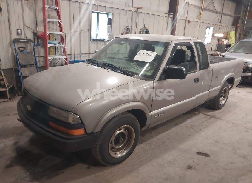 Photo 2 of 2001 Chevrolet S-10 (VIN 1GCCS195218201980)
