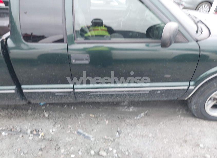 Photo 13 of 2001 Chevrolet S-10 (VIN 1GCCS195218219685)