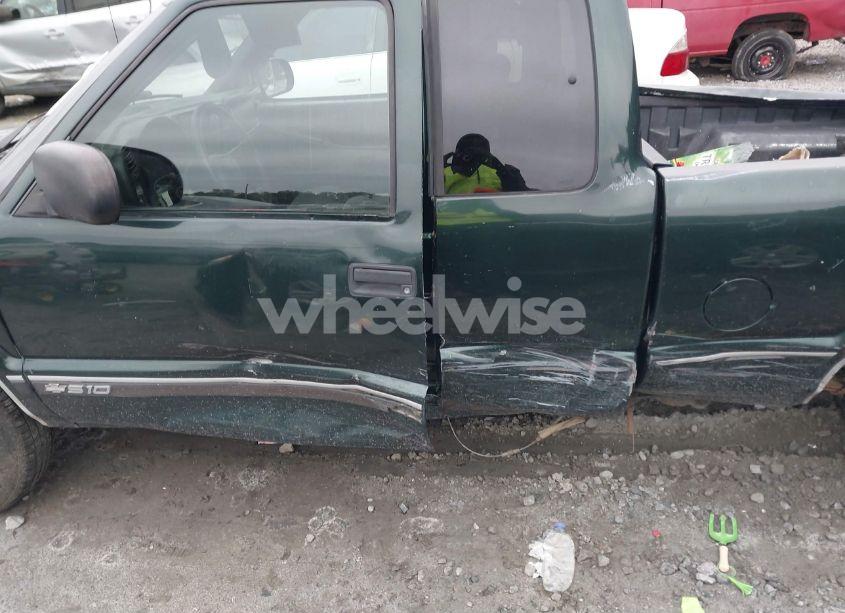 Photo 14 of 2001 Chevrolet S-10 (VIN 1GCCS195218219685)