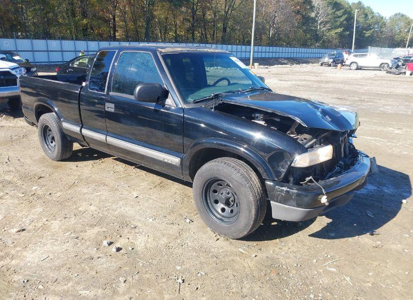 2000 Chevrolet S-10 LS (VIN 1GCCS1952Y8237498) main photo